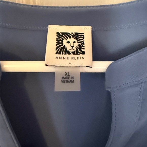 Anne Klein Navy Blue Short Sleeve Zip Pocket Blouse - Picture 2 of 3